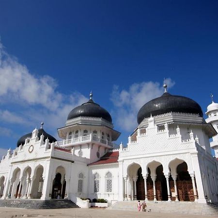 Grand Emperom Hotel Mitra Reddoorz Banda Aceh Buitenkant foto